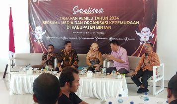 KPU Bintan sosialisasi tahapan pemilu di Hello Bintan Kawal Kecamatan Gunung Kijang, Rabu (17/5/2023). (Foto: Hasura)
