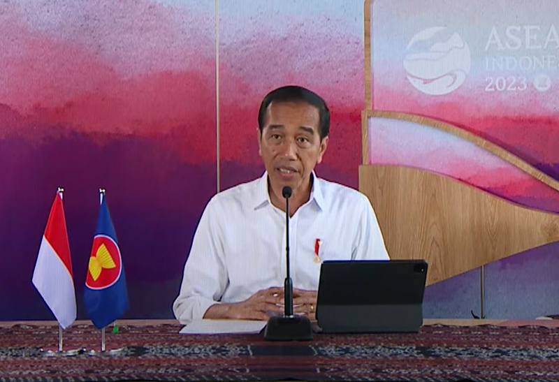 Presiden Jokowi dalam keterangan pers di Labuan Bajo, Manggarai Barat, Nusa Tenggara Timur (NTT), Senin (8/5/2023). (Setkab)