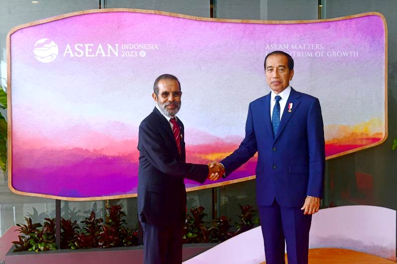 Presiden Jokowi dan PM Timor Leste Taur Matan Ruak menggelar pertemuan bilateral di Hotel Meruorah, Labuan Bajo, Selasa (09/05/2023). (Foto: BPMI Setpres)