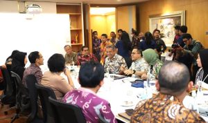 Rapat bersama tingkat menteri bahas penyelesaian masalah guru non ASN di Jakarta, Jumat (5/5/2023) lalu. (Foto: Humas Kemenpan-RB)