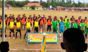 Turnamen Sepakbola Desa Sungai Besar (DSB) Cup ll 2023 Kecamatan Lingga Utara, Kabupaten Lingga resmi dibuka di lapangan Bakul Bertuah Sabtu (29/4/2023)