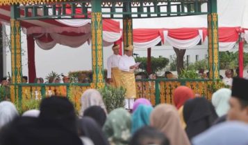 Peringatan Hari Lahir Pancasila di Kepri, Gubernur Kepulauan Riau H.Ansar Ahmad sebagai inspektur upacara, membacakan amanat Presiden,