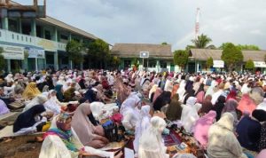 Ratusan Jemaah Muhammadiyah saat Melaksanakan Salat Idul Adha di Tanjungpinang. (Foto: Roland/Presmedia.id)