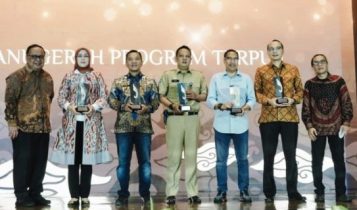 bank bjb kembali menorehkan prestasi. Kali ini bank bjb menerima penghargaan Detik Jabar Awards 2023 sebagai salah satu institusi yang telah berkontribusi positif pada kemajuan Jawa Barat bank bjb kembali menorehkan prestasi. Kali ini, bank bjb menerima penghargaan Detik Jabar Awards 2023 sebagai salah satu institusi yang telah berkontribusi positif pada kemajuan Jawa Barat.