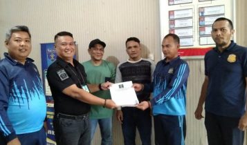 Lapas Kelas IIA Tanjungpinang menyerahkan Napi WNA yang bebas ke Imigrasi Tanjungpinang, Jumat (21/7/2023). (Foto; Istimewa/Presmedia.id)