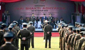 Presiden Jokowi jadi inspektur Upacara peringatan Hari Bhakti Adhyaksa Ke-63 di Badiklat Kejaksaan Agung, di Jakarta, Sabtu (22/07/2023). (Foto: BPMI Setpres)
