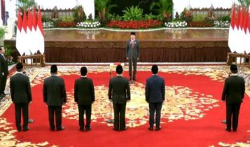 Presiden Jokowi melantik Budi Arie Setiadi sebagai Menteri Kominfo di Istana Negara, Jakarta, Senin (17/7/2023). (Foto: Setkab/Presmedia.id)