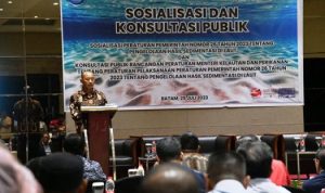 Sekdaprov Kepri saat sosialisasi PP Nomor 26 Tahun 2023 di Hotel Best Western Panbil, Batam, Selasa (25/7/2023). (Foto: Diskominfo/Presmedia.id)