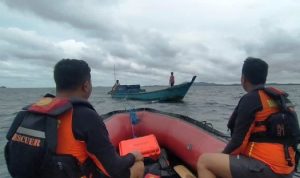 Tim sar gabungan melakukan pencarian (Foto: Humas Basarnas/Presmedia.id)