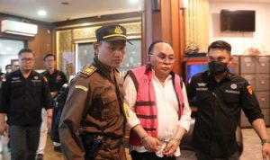 Anggota DPR RI dari Partai PDIP, Ismail Thomas ditahan Kejagung terkait kasus korupsi. (Foto: Puspenkum Kejagung/Presmedia.id)