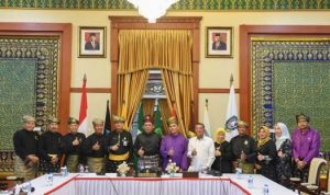 Gubernur Ansar saat wawancara bersama tim penilai untuk Anugerah Kebudayaan Indonesia (AKI) 2023 di Gedung Daerah, Tanjungpinang, Rabu (23/8/2023). (Foto: Diskominfo/Presmedia.id)