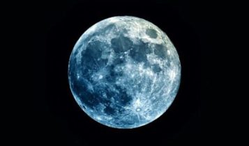 Ilustrasi supermoon biru yang bakal terjadi pada 30 Agustus 2023. (Foto: Tribratanews/Presmedia.id)