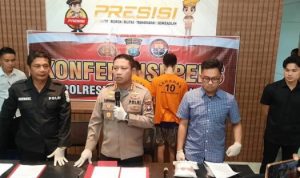 Kapolresta Tanjungpinang, Heribertus Ompusunghu didampingi oleh Kanit Idik II, Ipda M Alvin Royantara, dan Kasi Humas, Iptu Giofani Casanova di Markas Polresta Tanjungpinang (Foto: Roland/Presmedia.id)