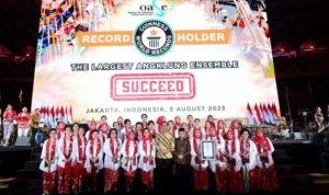 Pemecahan Rekor Dunia Pagelaran Angklung, di Stadion Utama GBK, Jakarta, Sabtu (05/08/2023). (Foto: BPMI Setpres)