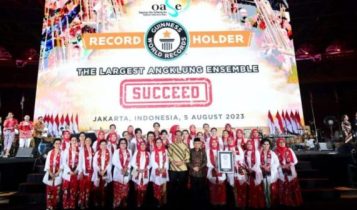 Pemecahan Rekor Dunia Pergelaran Angklung di Stadion Utama GBK Jakarta Pemecahan Rekor Dunia Pagelaran Angklung, di Stadion Utama GBK, Jakarta, Sabtu (05/08/2023). (Foto: BPMI Setpres)