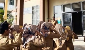 Sekretaris Disdik Bintan, Firman. (Foto: Hasura/Presmedia.id)