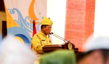Gubernur Provinsi Kepri Ansar Ahmad saat menyampaikan Pidato pada pada Paripurna DPRD Tentang Hari Jadi Provinsi Kepri Gubernur Provinsi Kepri Ansar Ahmad saat menyampaikan Pidato pada pada Paripurna DPRD Tentang Hari Jadi Provinsi Kepri
