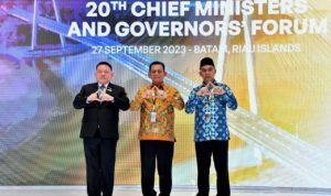 Pembukaan Forum Indonesia, Malaysia dan Thailand dalam acara The 20th Indonesia,Malaysia, Thailand - Growth Triangle, Chief Ministers and Governorsâ€™ Forum Meeting /(The 20th IMT-GT CMGF atas nama Indonesia di Batam