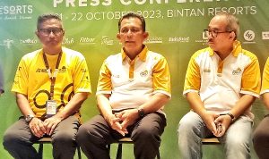 Gubernur Kepri Ansar Ahmad dan Dubes RI untuk Singapura Suryopratomo saat konferensi pers di Lagoi Bay, kemarin. (Foto HasuraPresmedia.id)