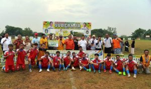 Gubernur Kepri Ansar Ahmad resmi menutup turnamen Gubernur Kepri Cup Tahun 2023 Zona Batam di lapangan Ikan Daun Batam Centre, Kota Batam Rabu (18/10/2023). (Foto: Kominfo Kepri)