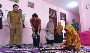 Wabup Bintan Ahdi Muqsith mendampingi Tim Validasi Kemendagri mengunjungi Rumah Bahagia Bintan di Kawal, Kecamatan Gunung Kijang. (Foto: Diskominfo/Presmedia.id)