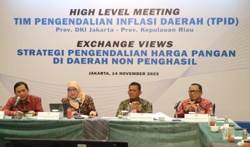 Gubernur Kepri Ansar Ahmad saat Memimpin High Level Meeting TPID Kepri bersama TPID DKI Jakarta Gubernur Kepri Ansar Ahmad saat Memimpin High Level Meeting TPID Kepri bersama TPID DKI Jakarta.