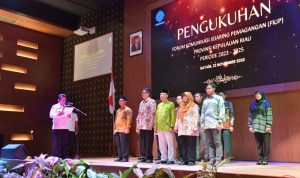 Gubernur Kepulauan Riau Ansar Ahmad secara resmi melantik pengurus Forum Komunikasi Jejaring Pemagangan (FKJP) Provinsi Kepri untuk Masa Bakti Tahun 2023-2025 di Hotel Aston Pelita, Kota Batam, pada Rabu (22/11/2023).Â 
