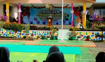 Pentas Seni Pelajar dengan tema "Gali talenta ciptakan prestasi siswa" ini, dibuka oleh Pj.Wali Kota Hasan di halaman SMP Negeri 7 Tanjungpinang, Kepri, Kamis (16/11/2023).