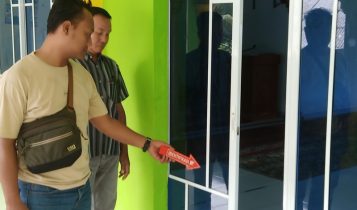 Polsek Bintan Timur melakukan oleh TKP dan identifikasi Surau Miftahul Jannah Seilekop Bintan yang dibobol Maling