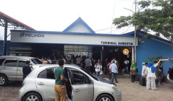 Aktivitas Penumpang di Pelabuhan SBP Tanjungpinang masih Normal Aktivitas Penumpang di Pelabuhan SBP Tanjungpinang masih Normal. (Foto: Roland/ Presmedia.id)