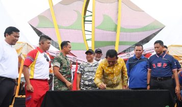 Gubernur provinsi Kepri Ansar Ahmad meresmikan pekerjaan Penataan Kawasan Jalan Bandara Raja Haji Fisabilillah RHF kota Tanjungpinang tahun 2023 Gubernur provinsi Kepri Ansar Ahmad, meresmikan pekerjaan Penataan Kawasan Jalan Bandara Raja Haji Fisabilillah (RHF) kota Tanjungpinang tahun 2023.