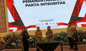 Pembagian DIPA-TKD APBN 2024, Satker dan Lembaga di Kepri tandatangani Pakta Integritas sebagai wujud komitmen pengelolaan anggaran yang transparan, akuntabel serta tidak melakukan KKN. (Foto: Presmedia.id)
