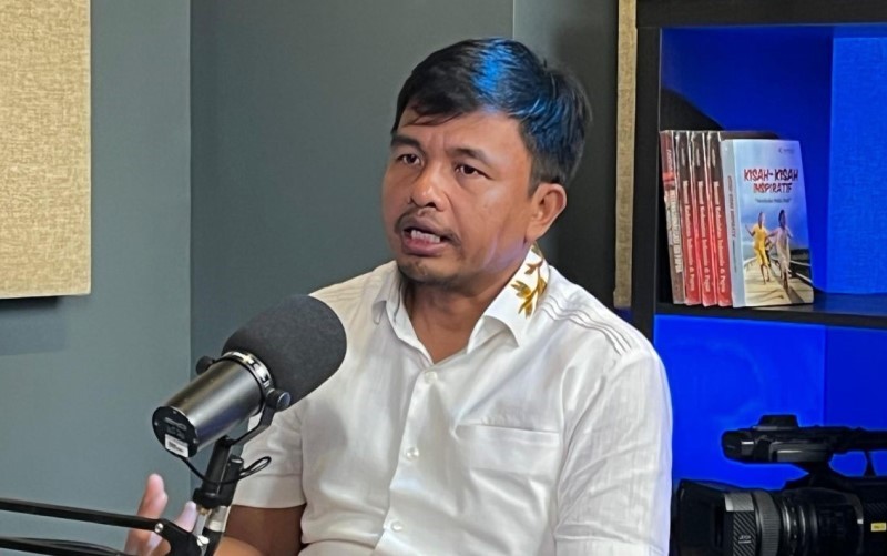 Anggota KPU-RI Idham Holik saat diwawancara wartawan. (Foto: Infopublik.id)