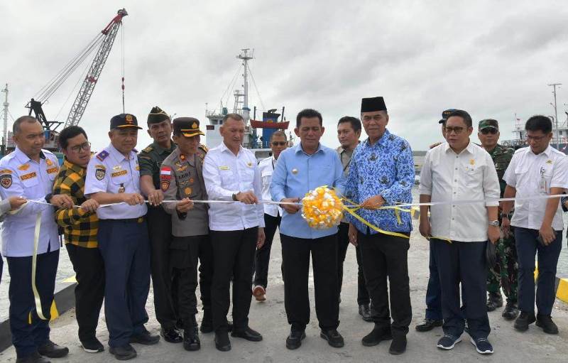 Gubernur Ansar Resmikan Pelabuhan Pengumpan Penagi Ranai Untuk Peningkatan Pelayanan Transportasi.