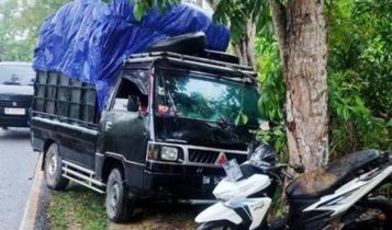 Kendaraan pick-up terlibat kecelakaan di jalan WR Supratman Km 15 Tanjungpinang pada 2023. (Foto: Doc-Presmedia.id)