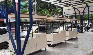 Sejumlah Gerobak berjejeran di kawasan Kuliner Batu 9 di Komplek Bintan Center Kota Tanjungpinang. (Foto: Roland/Presmedia.id)