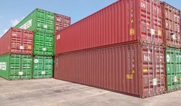 Belasan Kontainer barang furniture asal Cina milik PT.Aiwood Smarthome Internasional sia eksport di Pelabuhan Sei Kolak Kijang Kota Kecamatan Bintan Timur Belasan Kontainer barang furniture asal Cina milik PT.Aiwood Smarthome Internasional sia eksport di Pelabuhan Sei Kolak Kijang Kota Kecamatan Bintan Timur