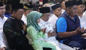 Gubernur Ansar pada acara Doa dan Silaturahmi Kebangsaan Menuju Pemilu Damai di Provinsi Kepri Tahun 2024 di Balai Kelurahan Penyengat Kota Tanjungpinang Gubernur Ansar pada acara Doa dan Silaturahmi Kebangsaan Menuju Pemilu Damai di Provinsi Kepri Tahun 2024 di Balai Kelurahan Penyengat, Kota Tanjungpinang, Jumat (9/2/2024) malam.