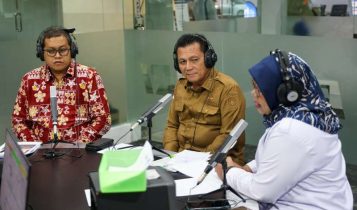 Gubernur Kepri Ansar Ahmad dan Ketua KPU Kepri Indrawan Susilo Pribowoadi saat menggelar dialog Kesiapan Pelaksanaan Pemilu 2024 di Provinsi Kepri Gubernur Kepri Ansar Ahmad dan Ketua KPU Kepri Indrawan Susilo Pribowoadi saat menggelar dialog Kesiapan Pelaksanaan Pemilu 2024 di Provinsi Kepri. (Foto: Diskominfo Kepri)