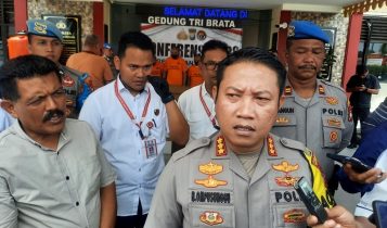 Kapolresta Tanjungpinang, Kombes Pol Heribertus Ompusunggu saat di wawancara oleh awak media di Mapolresta Tanjungpinang. (Foto RolandPresmedia.id)