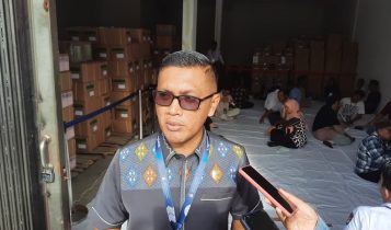 Ketua KPU Tanjungpinang, M Faizal saat ditemui di gudang logistik Tanjungpinang. (Foto: Roland/Presmedia.id)