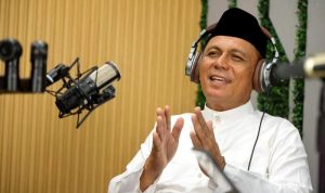 Gubernur Provinsi Kepri Ansar Ahmad saat mengikuti wawancara mengenai Zakat di Kepri.