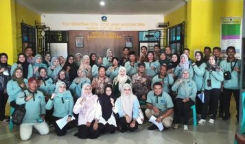 Kepala Dinsos Bintan Syamsul serta Para kabidnya melakukan koordinasi dengan para pendamping BLT Lansia 2024 di Kantor Dinsos Bintan Bandar Seri Bentan Kepala Dinsos Bintan Syamsul serta Para kabidnya melakukan koordinasi dengan para pendamping BLT Lansia 2024 di Kantor Dinsos Bintan, Bandar Seri Bentan. (Foto: Dinsos Bintan)