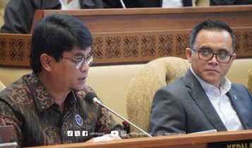 Plt.Kepala BKN Haryomo Dwi Putranto dan Menpan RB Abdullah Azwar Anas saat menggelar Rapat pembahasan RP Manajemen ASN dengan komisi II DPR RI Plt.Kepala BKN Haryomo Dwi Putranto dan Menpan RB Abdullah Azwar Anas saat menggelar Rapat pembahasan RP Manajemen ASN dengan komisi II DPR-RI. (Foto: Humas BKN)