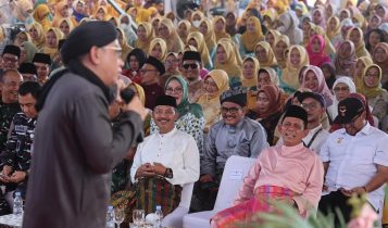 Acara Tabligh Akbar dan Halal Bihalal serta Peringatan Hari Kartini 2024 tingkat Provinsi Kepri di Gedung Daerah Tanjungpinang Acara Tabligh Akbar dan Halal Bihalal serta Peringatan Hari Kartini 2024 tingkat Provinsi Kepri di Gedung Daerah Tanjungpinang. (Foto: Diskominfo Kepri)