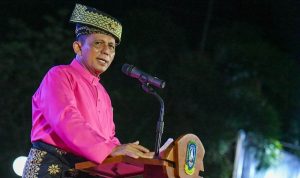 Gubernur Kepri Ansar Ahmad saat membuka Festival Indra Santi (FIS) di Pulau Penyengat kota Tanjungpinang Provinsi Kepri.