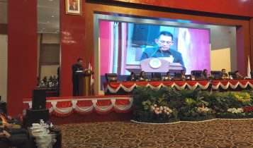 Gubernur Provinsi Kepri Ansar Ahmad saat menyampaikan pidato nya terhadap penyerahan LHP LKPD APBD 2023 oleh BPK RI pada sidang Paripurna DPRD Kepri Gubernur Provinsi Kepri, Ansar Ahmad saat menyampaikan pidato-nya terhadap penyerahan LHP-LKPD APBD 2023 oleh BPK-RI pada sidang Paripurna DPRD Kepri.