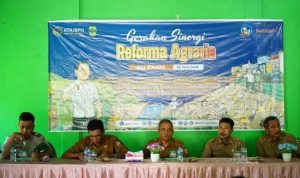 Kantor BPN Lingga menggelar Gerakan Sinergi Reforma Agraria di Balai Pertemuan Desa Kerandin Kecamatan Lingga Timur pada Senin (22/04/2024). (Foto: Pemkab Lingga)
