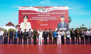 Peringati Hari Otonomi Daerah ke-28 tahun 2024, Pemerintah Provinsi Kepri menggelar Upacara Bendera di Halaman Kantor Gubernur Kepri, Dompak, Tanjungpinang, Kamis (25/4/2024). (Foto: Diskominfo Kepri)