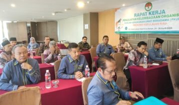 Peserta FKUB Kepri Saat menggelar Rapat Kerja.
